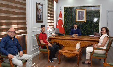 LGS Türkiye Birincisi Onur Önder’den Kaymakam Ali Güldoğan’a Ziyaret