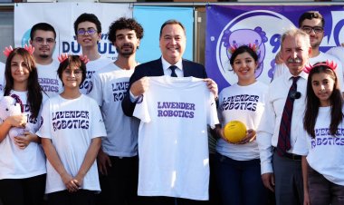 Başkan Mazlum Nurlu ve Başkan Besim Dutlulu, Lavender Robotics Takımıyla Bir Araya Geldi