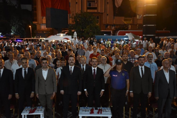 Salihli’de 15 Temmuz Anma Programı Milli Birlik ve Demokrasi Meydanı’nda Gerçekleştirildi