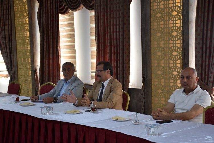 Salihli Kültür ve Sanat Vakfı İçin İş Dünyası Temsilcileriyle Toplantı Yapıldı