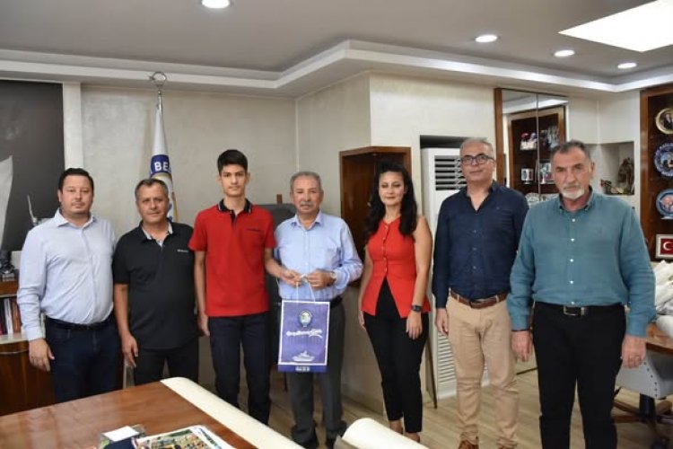 LGS Türkiye Birincisi Onur Önder, Salihli Belediyesi’nde Ağırlandı