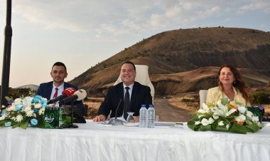 Manisa Büyükşehir Belediye Meclisi Ağustos Toplantısı Kula-Salihli Jeoparkı’nda Yapıldı