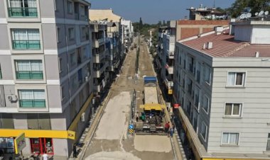 Salihli, Park Caddesi’nde Sıcak Asfalt Çalışmaları Başladı