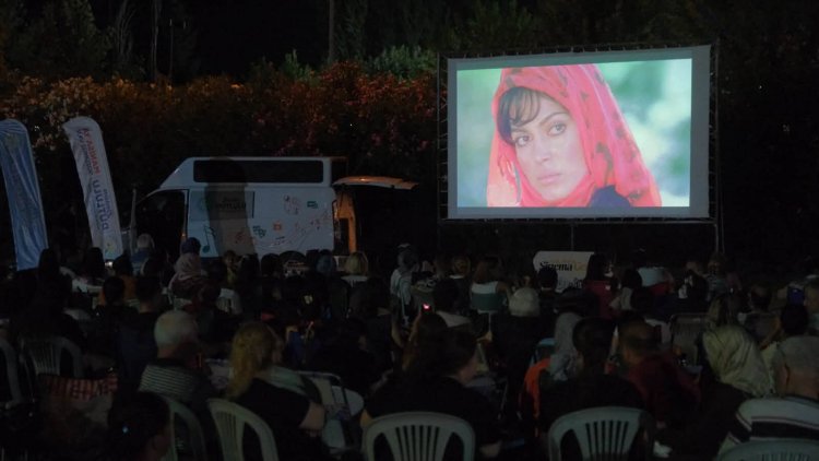Salihli’de Açık Hava Sinema Gecesi’ne Yoğun İlgi