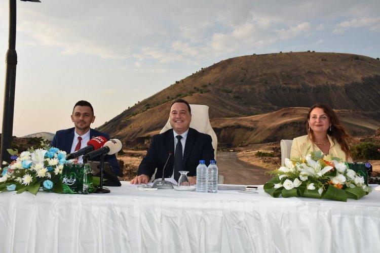 Manisa Büyükşehir Belediye Meclisi Ağustos Toplantısı Kula-Salihli Jeoparkı’nda Yapıldı