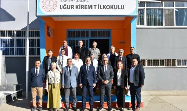 Kaymakam Ali Güldoğan, Uğur Kiremit İlkokulu ve Ortaokulunu Ziyaret Etti